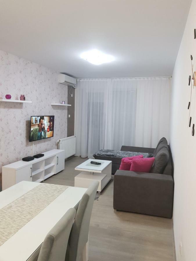Apartment Gea 18 Novi Sad Exterior photo