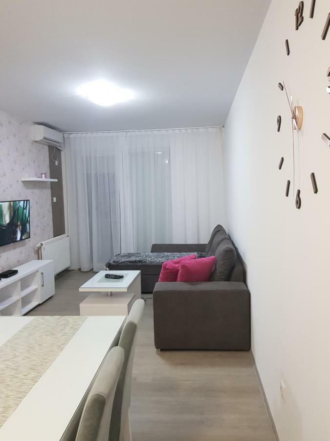 Apartment Gea 18 Novi Sad Exterior photo