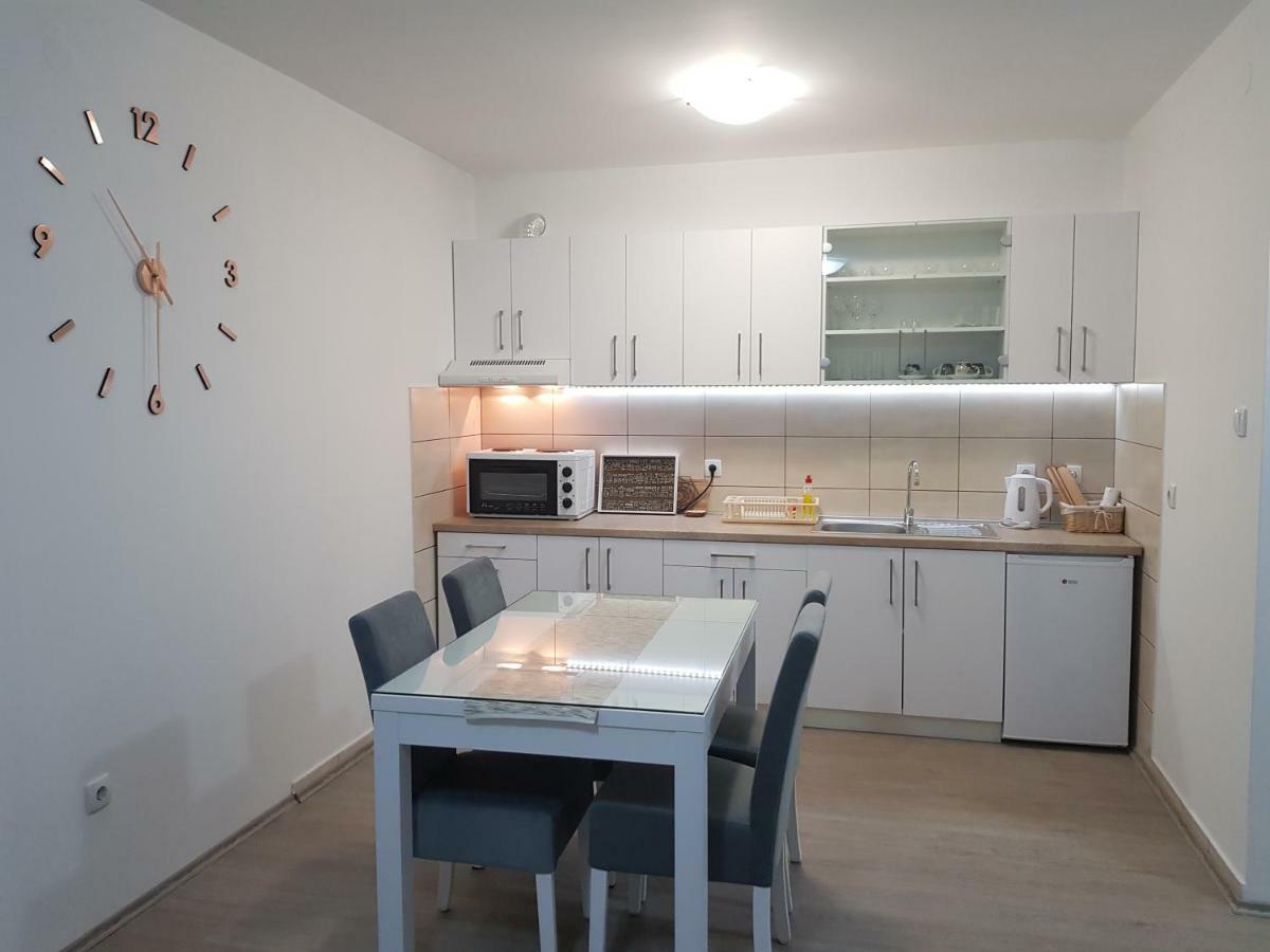 Apartment Gea 18 Novi Sad Exterior photo